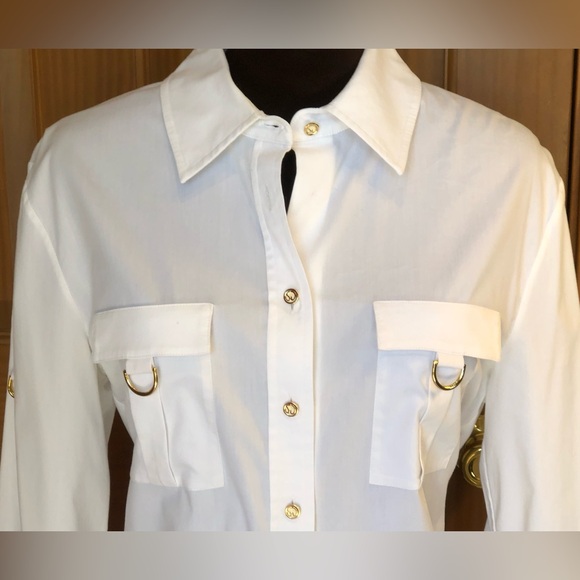 St. John Tops - ST JOHN sS shirt Looks brand new!! Goldtone hardware and buttons
